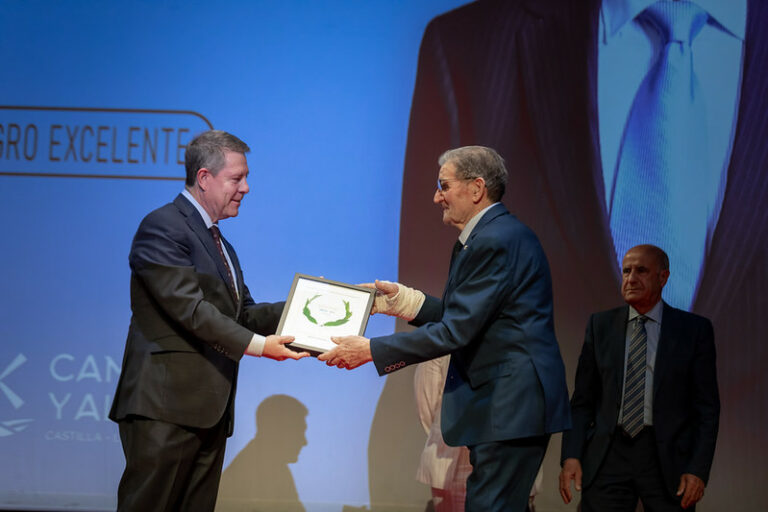 El presidente Emiliano García-Page reivindica el sector agroalimentario como garantía de soberanía económica y perspectiva de futuro