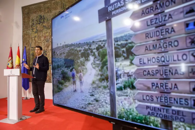 El Gobierno de Castilla-La Mancha impulsa la accesibilidad en espacios naturales con la Rutas Senderistas para Personas con Discapacidad