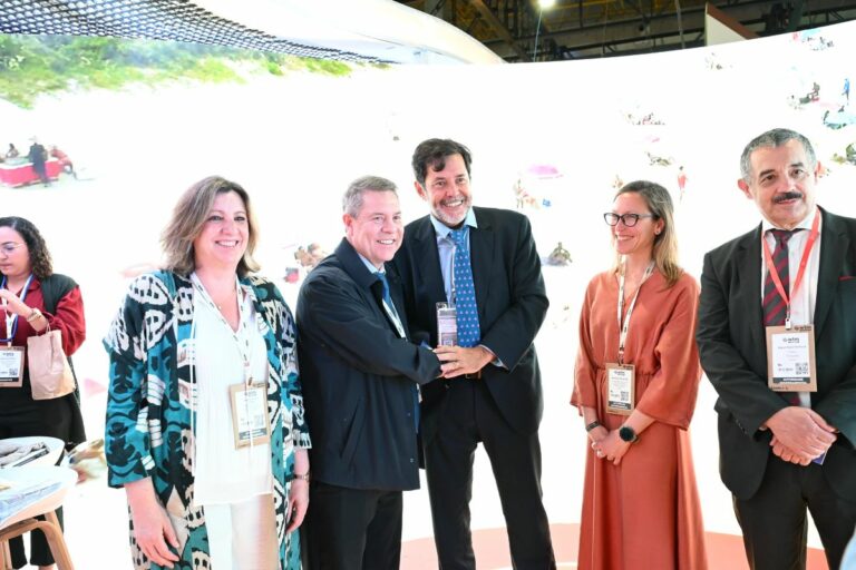 García-Page plantea una estrategia para “triplicar el número de visitantes del Cono Sur, especialmente de Brasil, en los próximos tres años”