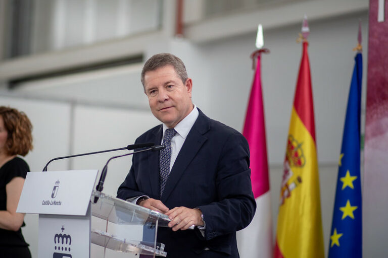 Emiliano García-Page avanza que la Junta firmará la semana que viene el acuerdo para seguir ampliando la Ayuda a Domicilio en 660 municipios