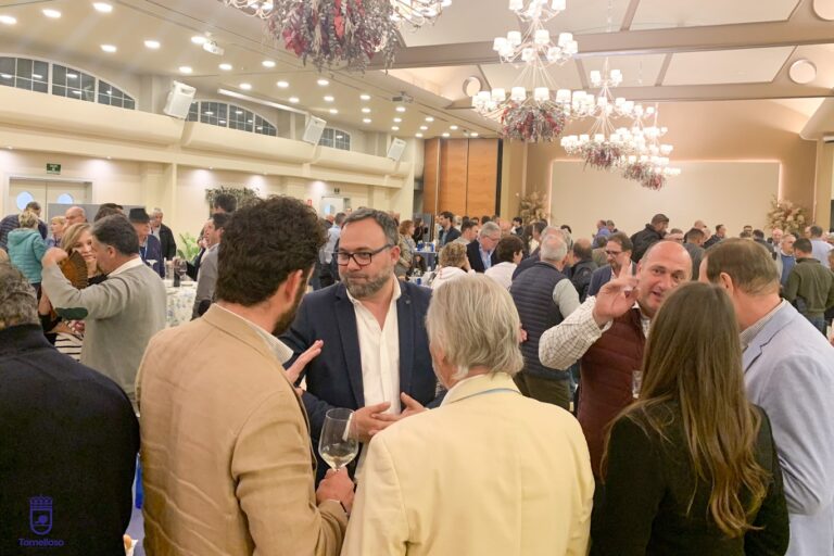 El alcalde reivindica el papel clave de los regantes en el desarrollo económico y medioambiental