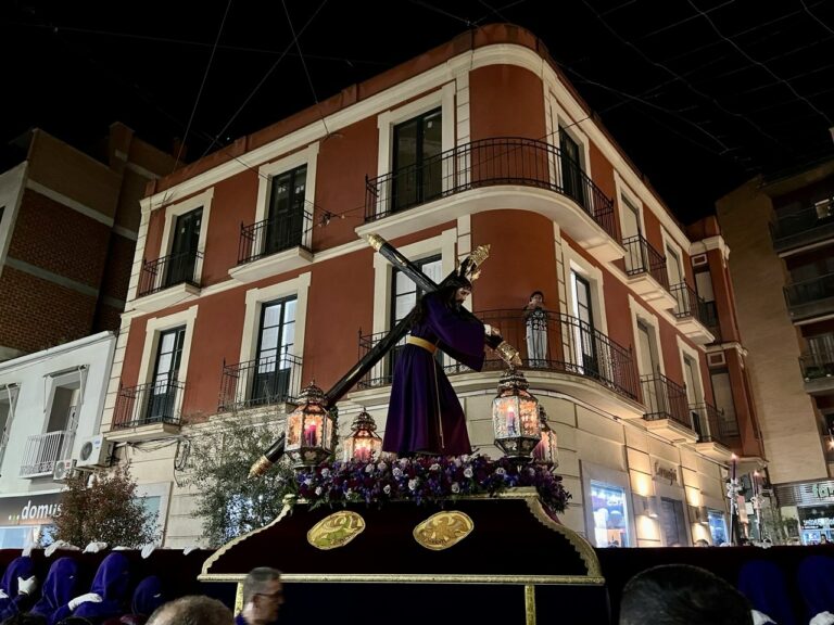 Puertollano: Los anderos engrandecen la bella procesión del Ecce Homo, Maravillas y Dolorosa