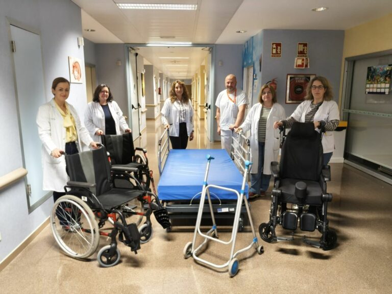 La Gerencia de Atención Integrada de Tomelloso amplía el servicio de préstamos de material ortoprotésico para mejorar la atención de los pacientes