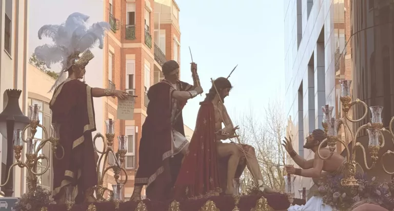 Una Semana Santa cofrade plena