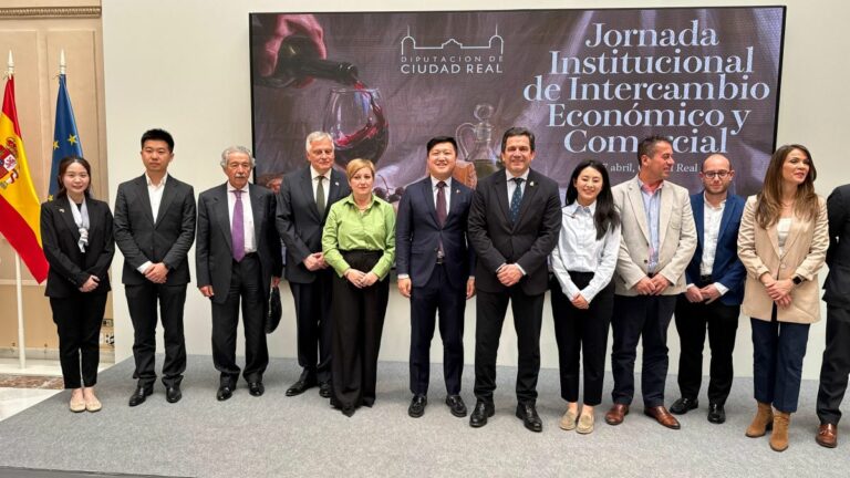 Francisco Cañizares aboga por seguir abriendo nuevas vías para la comercialización de los productos ciudadrealeños