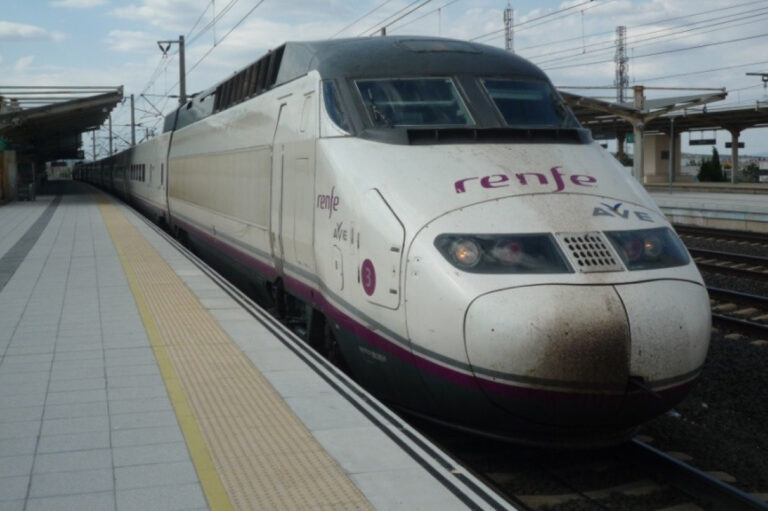 Renfe incrementa la oferta del AVE Málaga-Madrid con ocho trenes más a la semana desde el 17 de julio