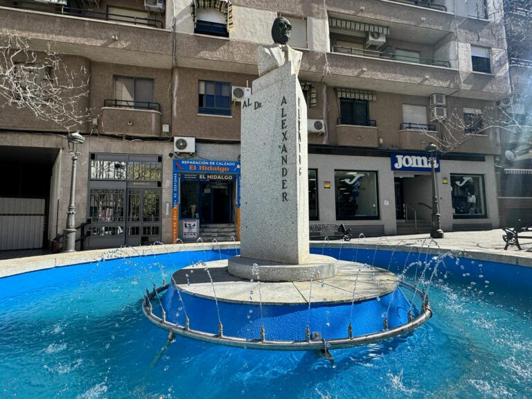 Puertollano: La fuente de la Plaza Doctor Fleming recupera su esplendor tras su restauración integral
