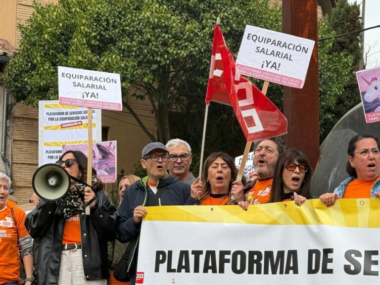El PSOE remarca el compromiso Junta para aprobar un aumento «notable» en el salario de trabajadores de Servicios Sociales