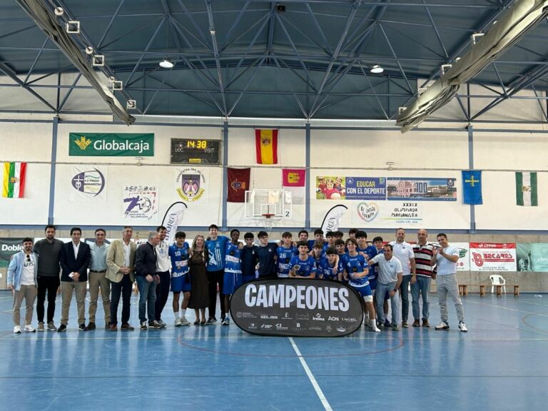 Patricia Saldaña felicita a Marianistas, que se proclaman campeones de la Fase Final de Castilla-La Mancha juvenil masculino de balonmano