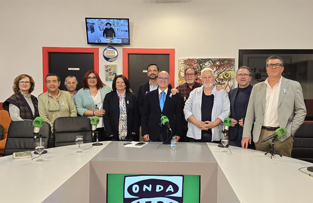 Foto de familia de los participantes en la segunda tertulia ciudadana dedicada a PROSVIDA