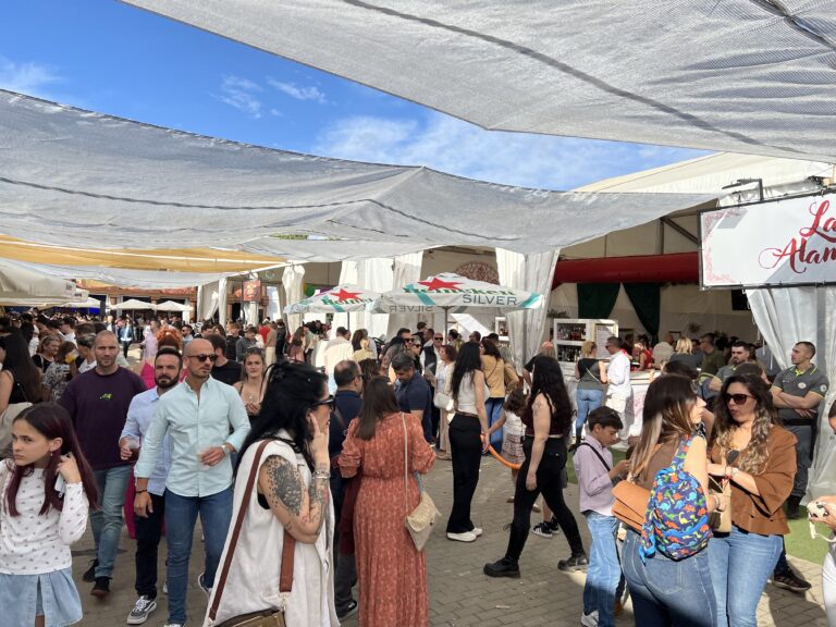 Miles de personas disfrutan del gran ambiente de la Feria de la Mayo de Puertollano