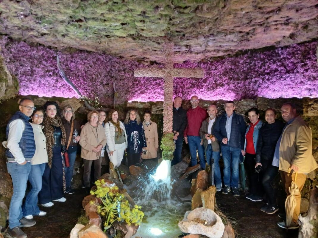 Los visitantes llegan de distintos puntos de España a disfrutar de las Cruces y Mayos de Piedrabuena