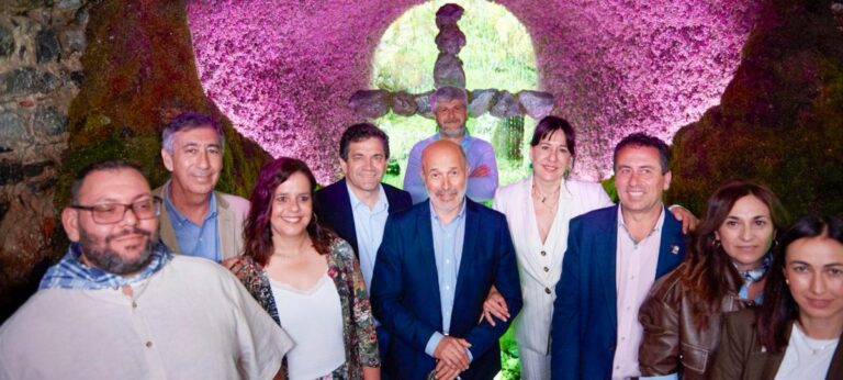 Valverde asegura en Piedrabuena que la Diputación apoyará “todo lo necesario” para que las Cruces de Mayo sean declaradas Fiesta de Interés Turístico Nacional