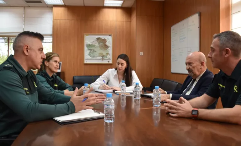 El Gobierno regional avanza junto con el equipo PEGASO de la Guardia Civil en la normativa de aeródromos de uso restringido y helipuertos