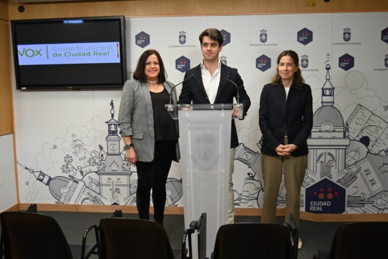Vox denuncia la «falta de gestión y de ideas» del alcalde de Ciudad Real: “Se limita a copiar iniciativas ajenas y ejecutarlas tarde y mal”
