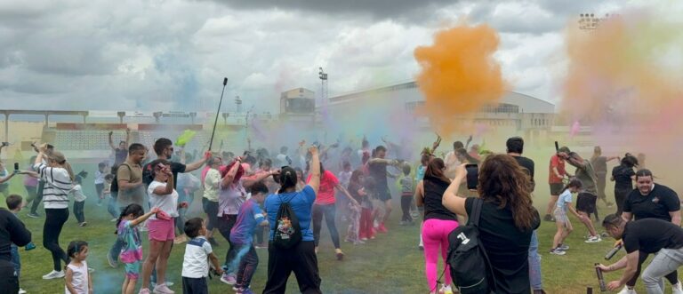 El MOVE ON FEST inunda de deporte, color y diversión el Estadio Sánchez Menor de Puertollano