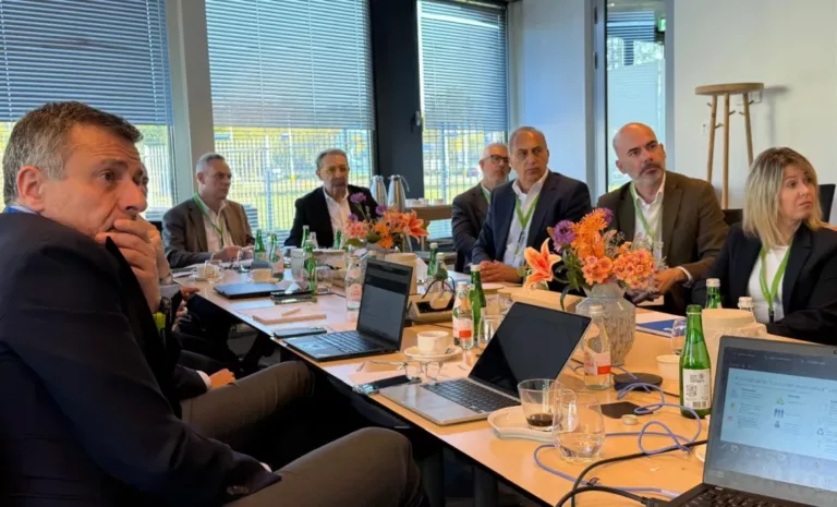 Una delegación de la Sanidad de Castilla-La Mancha visita el Centro de Innovación de Philips en Best (Países Bajos)