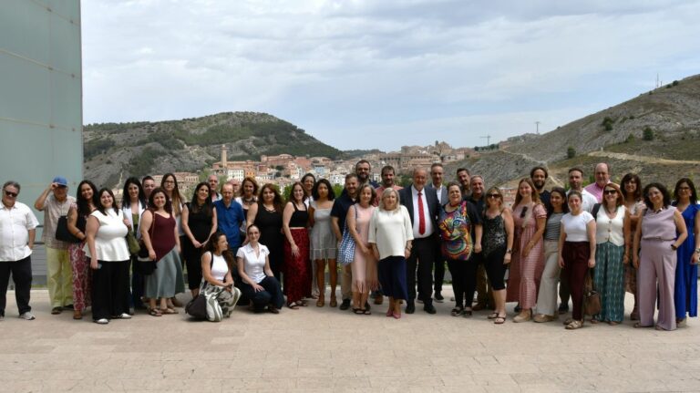 Las políticas activas de empleo del Gobierno de García-Page reducen el desempleo a la mitad