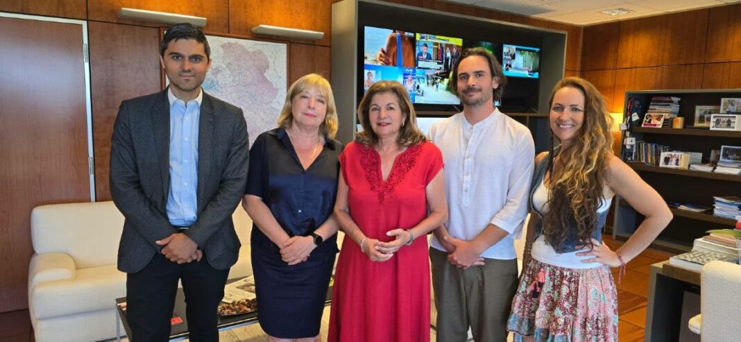 Firma del convenio de colaboración entre CMM y el Festival Internacional de Cine de Almagro