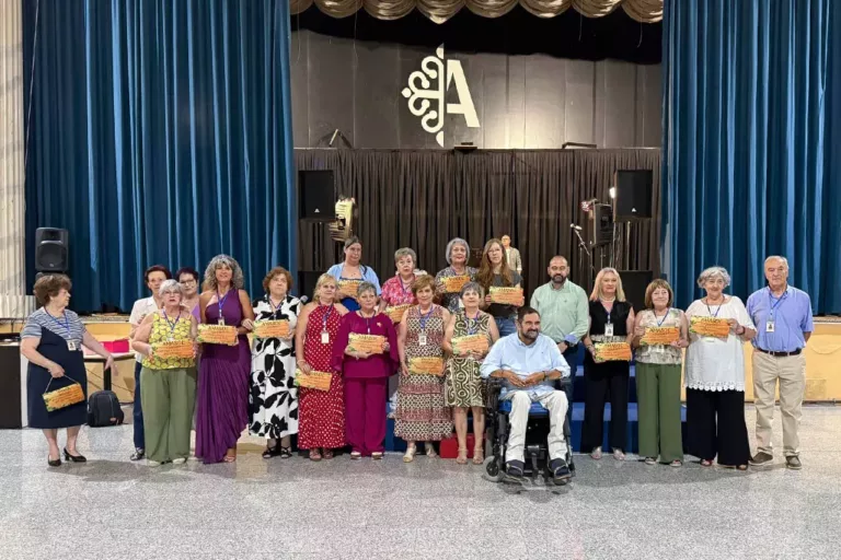 La Asociación AMASOL conmemora veinte años de acompañamiento a los mayores de Argamasilla de Calatrava frente a la soledad no deseada