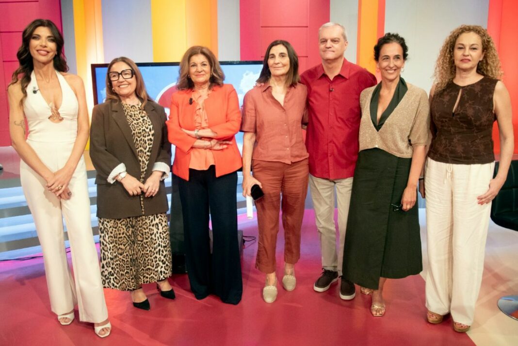 Foto de familia entre CMM y En Compañía