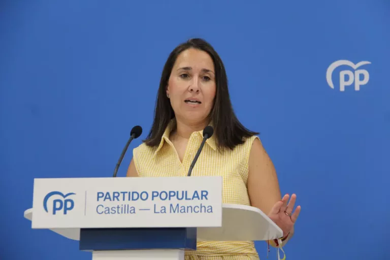 Hernández afirma que Page vuelve a decepcionar a los castellanomanchegos porque nunca actúa contra Sánchez: “¿Cuánto más va a tragar?”