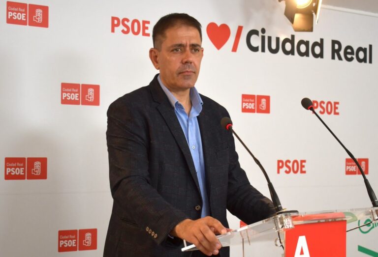 El PSOE pide la dimisión de Julián Triguero en el SCIS por «falta de transparencia»