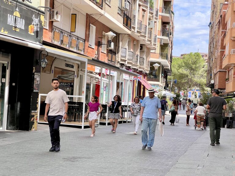 «Bien nos la han colado»: IU Puertollano advierte de lo que puede pasar tras la instalación de una terraza cerrada en calle Puerto