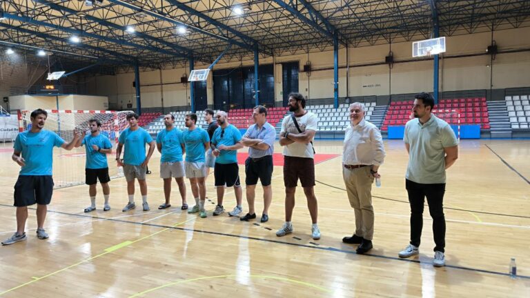 El Campus Municipal de Balonmano recibe la ilustre visita de Jorge Maqueda