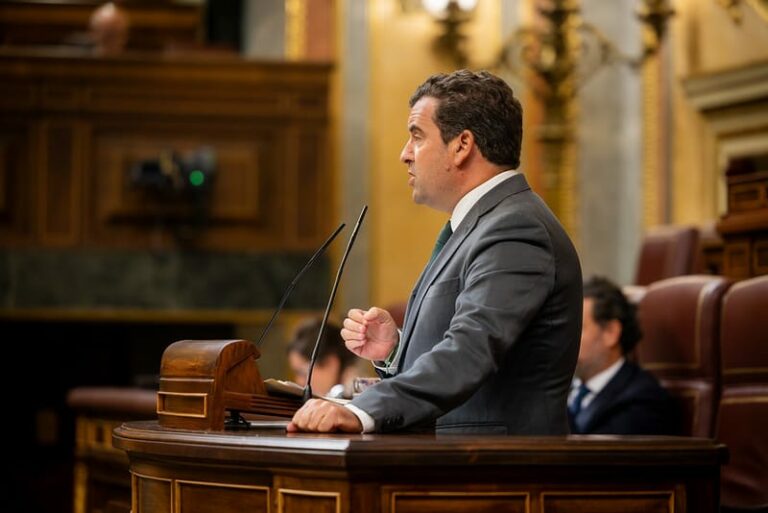 Ricardo Chamorro (Vox) denuncia que las políticas «intervencionistas e inmigratorias» agravan la crisis de acceso a la vivienda