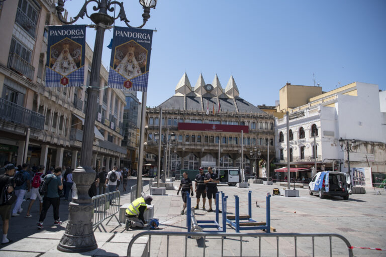Los toldos de la Plaza Mayor quedarán instalados esta semana