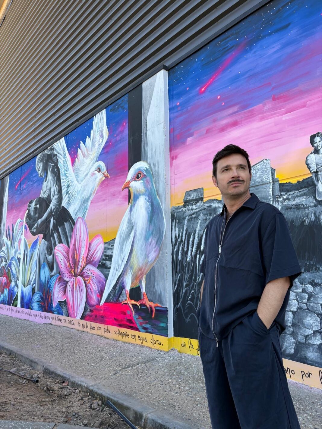 Jesús Calzada el autor del mural