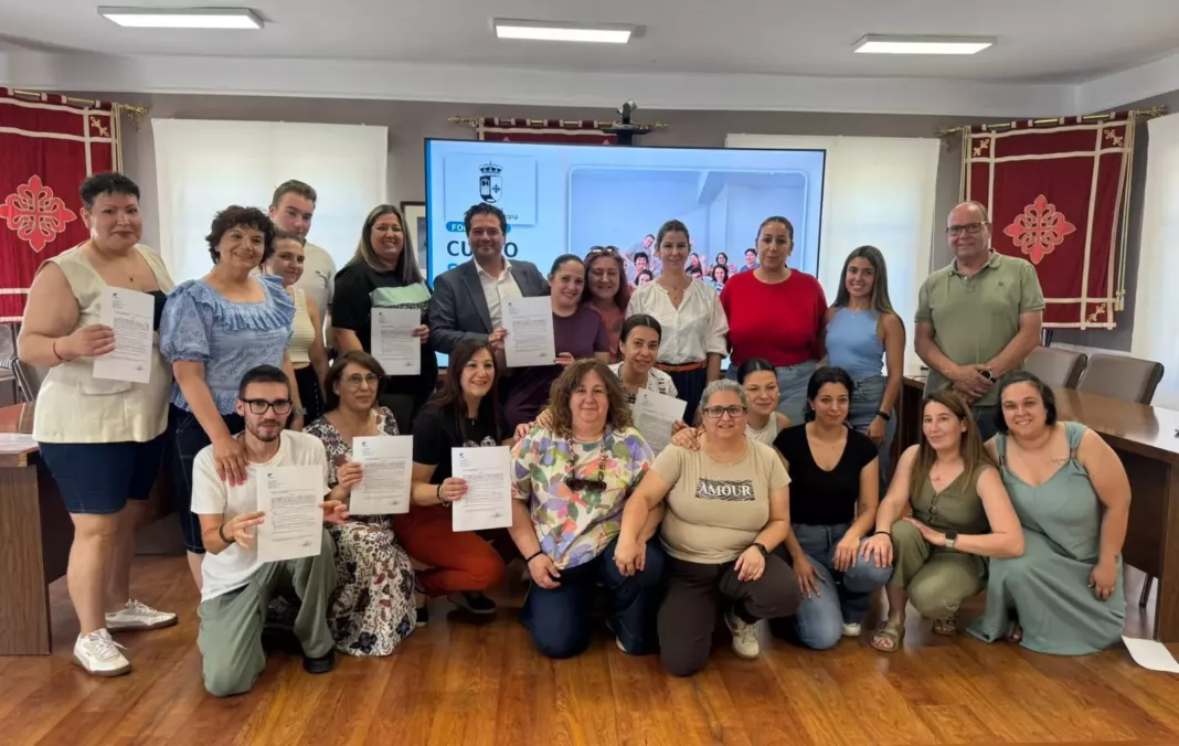 Los alumnos recibieron el certificado profesional en la ceremonia de clausura del curso