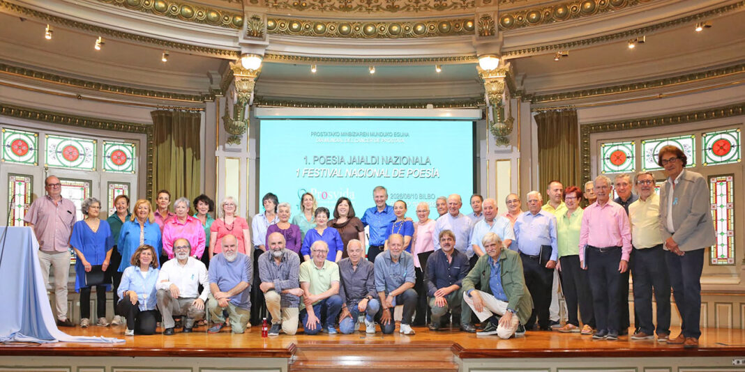 Participantes en el recital de Bilbao del I Festival Ncional de Poesía PROSVIDA
