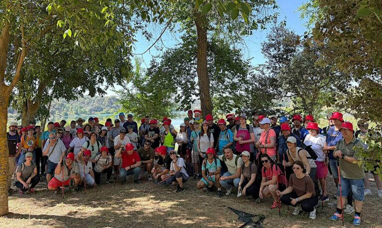 Más de 80 personas participan en la primera ruta senderista para personas con discapacidad organizada por el Gobierno de Castilla-La Mancha en la provincia de Ciudad Real