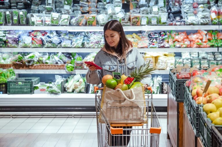 Los supermercados hacen frente a la incertidumbre y absorben ya 90 millones de sobrecoste en energía