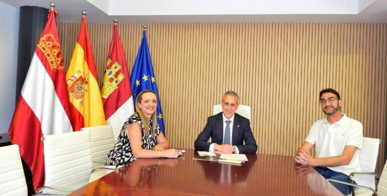 Puertollano: El Colegio de Enfermería promoverá la prevención y la vida saludable a través de las pantallas informativas