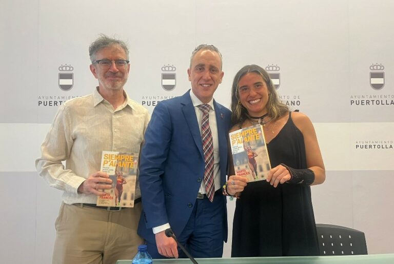 Puertollano: Marta Francés presenta su libro «Siempre p’alante»