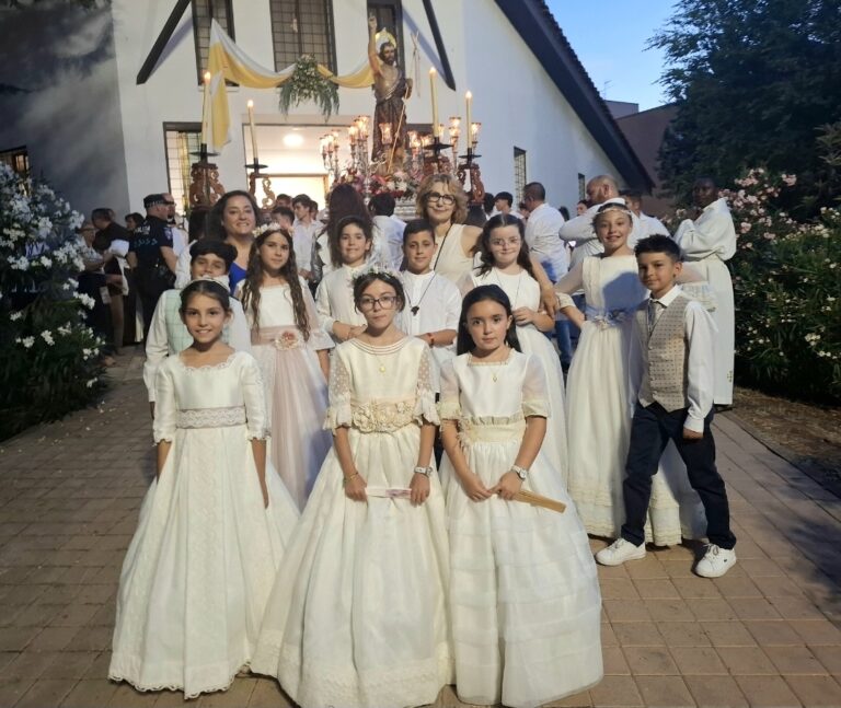 Puertollano: Devoción por las calles de Fraternidad en la noche de la fiesta de San Juan
