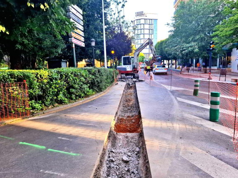 Puertollano: Comienza la instalación de una tubería de casi un kilómetro a lo largo del Paseo para regar el nuevo Bosque y calle Ancha