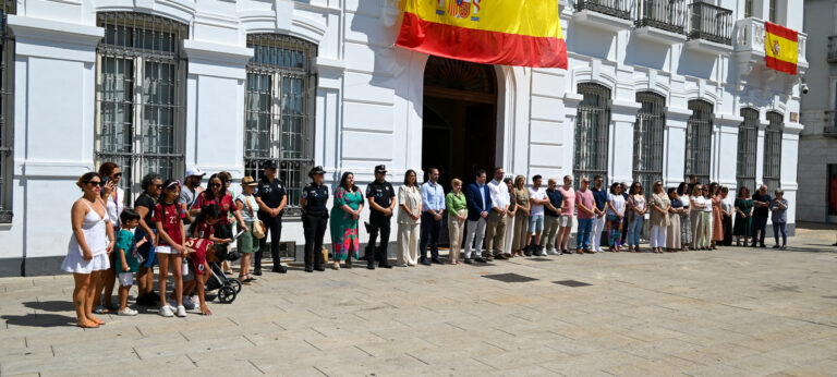 El presidente de la Diputación de Ciudad Real expresa su solidaridad con Venezuela tras el terremoto en el acto de homenaje celebrado en Tomelloso