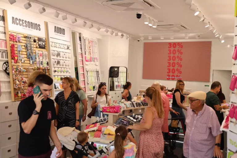 La Casa de las Carcasas abre sus puertas en Alcázar de San Juan reforzando el motor comercial de la calle Castelar