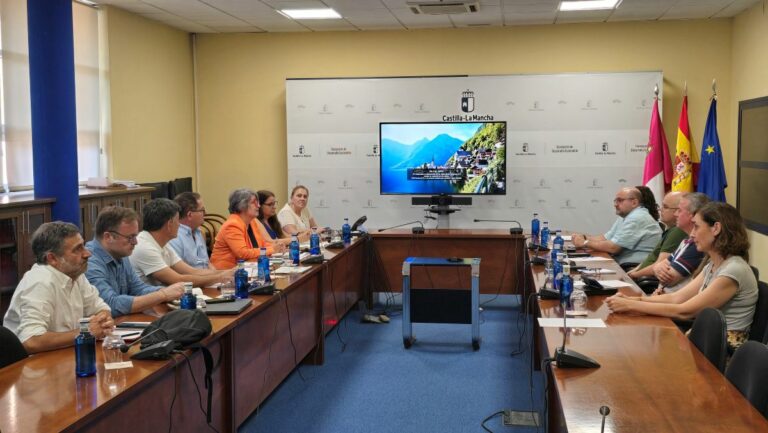 El Gobierno de Castilla-La Mancha ofrece asesoramiento a las organizaciones agrarias para hacer un uso sostenible de los fertilizantes