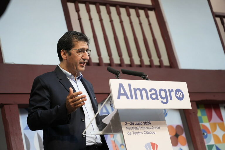 El Gobierno regional refuerza su apoyo al Festival Internacional de Teatro Clásico de Almagro como raíz de la que brota cultura en el corazón de Castilla-La Mancha