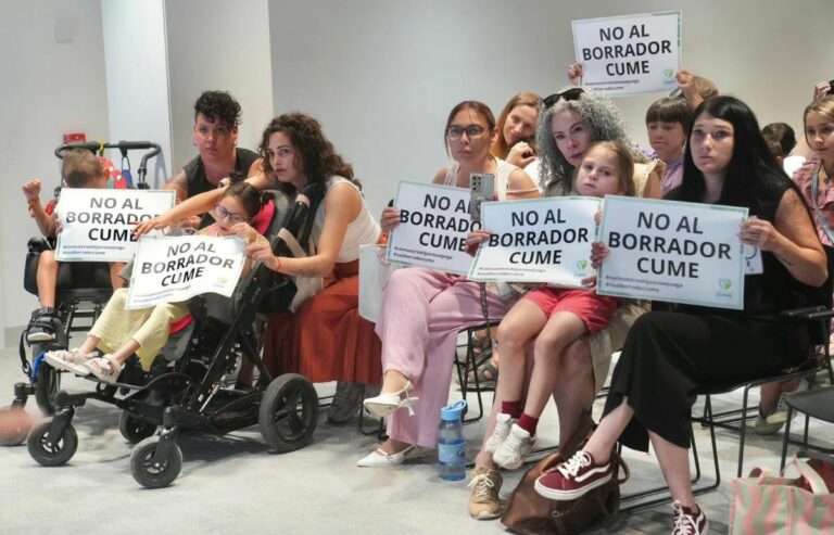El PP registra su Ley CUME para que las ayudas a familias con hijos con enfermedades graves no finalicen al cumplir 26 años