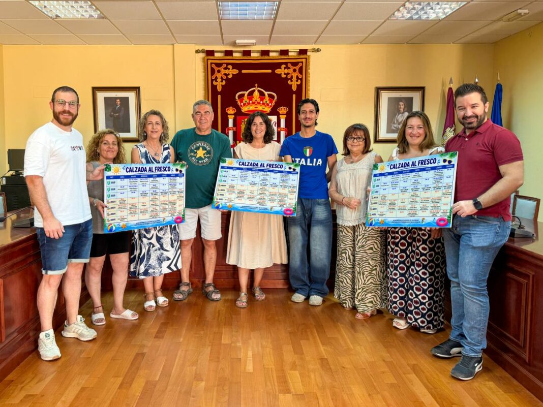 Autoridades y asociaciones presentan la programación de Calzada al Fresco