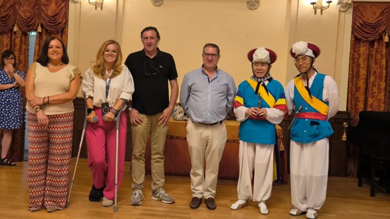 Ciudad Real refuerza los lazos entre culturas en la recepción oficial del 44 Festival Internacional de Folclore