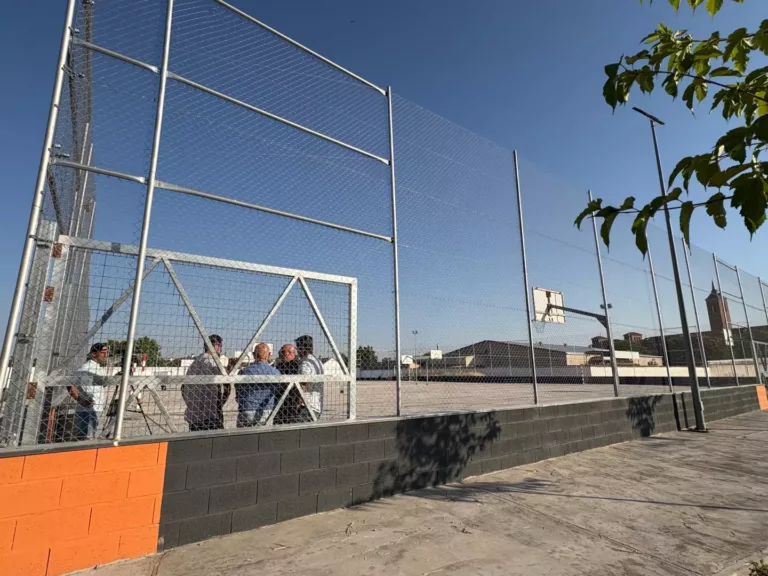 El Patronato Municipal de Deportes aprueba el inicio del proyecto para cubrir las pistas polideportivas de Puerta de Santa María