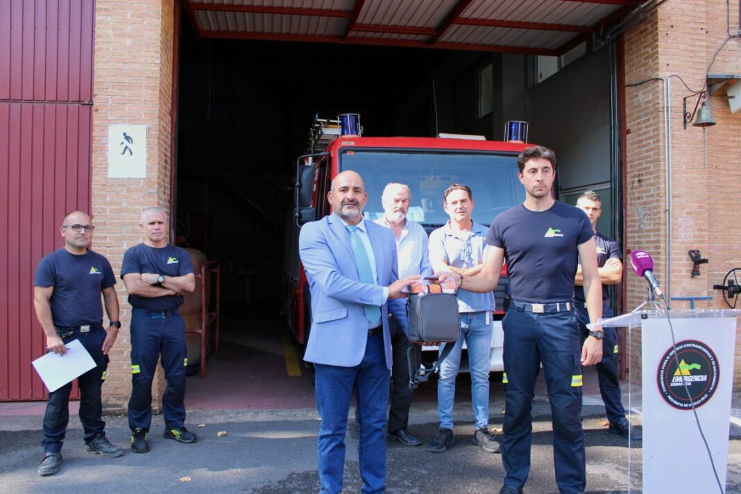 Entrega desfibriladores SCIS Almadén (6)