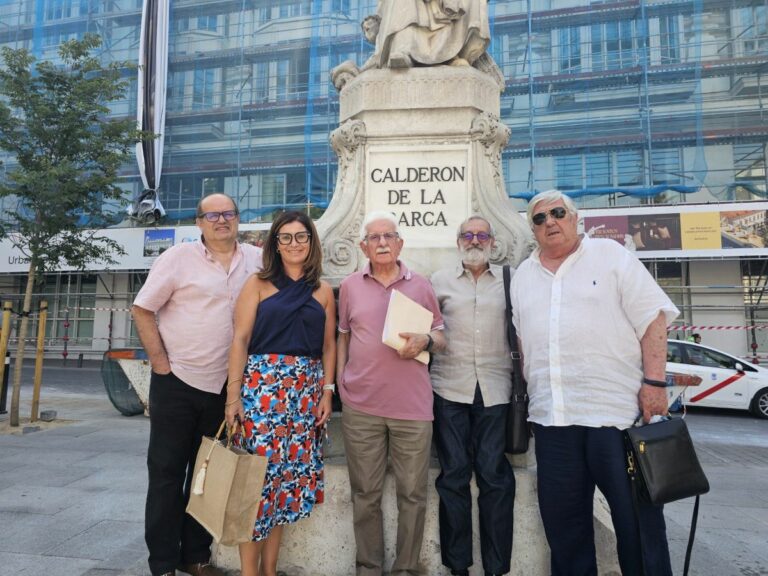 El escritor de Valdepeñas, José Agustín Blanco Redondo, primer premio en el I Certamen Nacional de Relato /Ensayo de La Roda